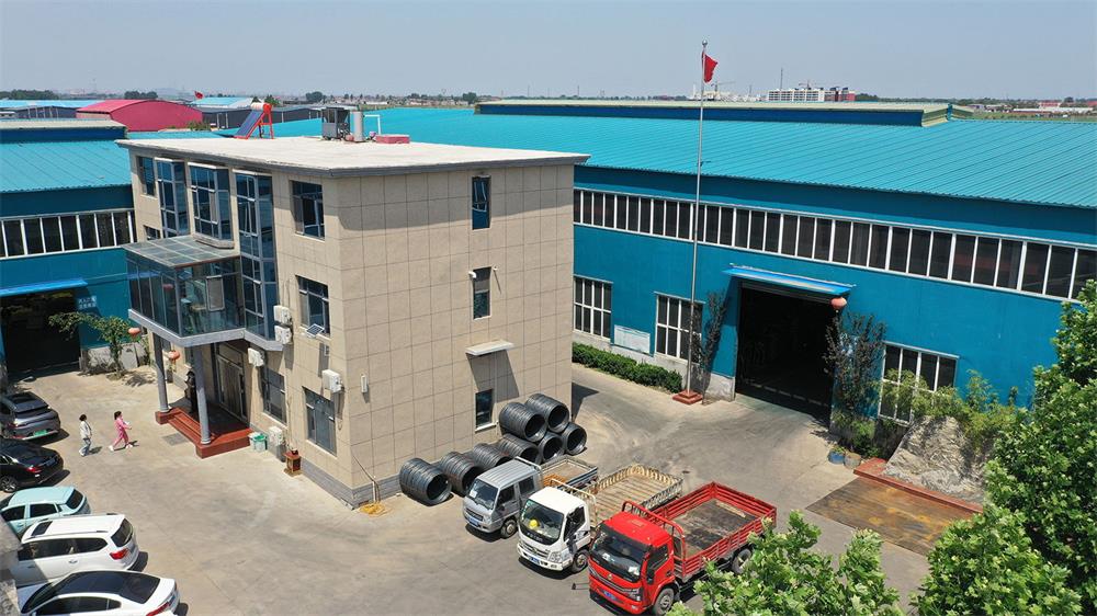 Hebei Jinan Fastener Co.,LTD mainly products: heavy hex head bolts, tension control bolts, structural high strength bolt, shear connector stud, self-drilling screws and all kinds of the steel structure fasteners. The products are used in railway bridges, high-speed railway stations, airport, high-rise steel structures. Self-drilling Screws, self drilling screws Manufacturers, self drilling screws Suppliers, self drilling screws Factory.